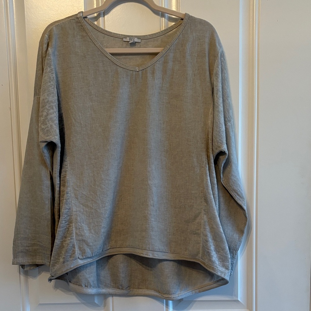 Kaktus Light Tan Long Sleeve Top Sz M